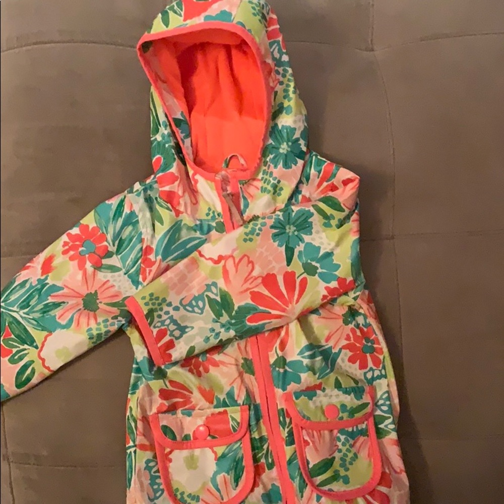 2T girls adorable rain jacket!